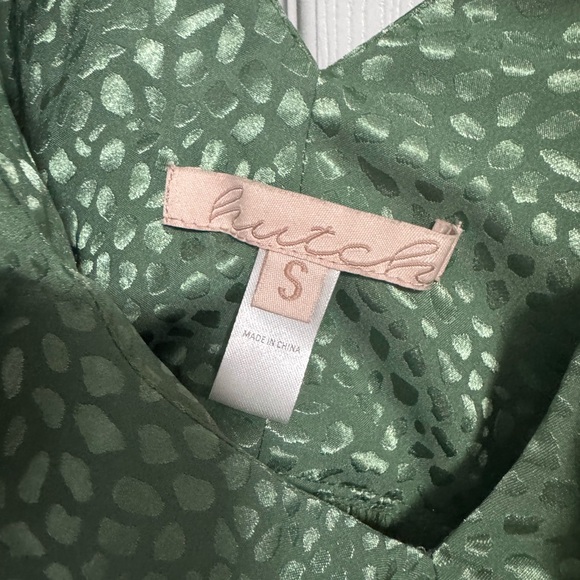 Green Ruffled Women's Top - Picture 3 of 3